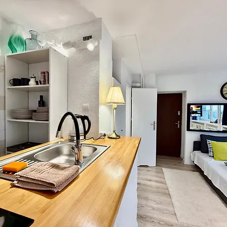 Sawa 7 Wifi8gbs 85'tv 4k Netflix Apartment Warsaw