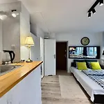 Sawa 7 Wifi8gbs 85'tv 4k Netflix Warszawa